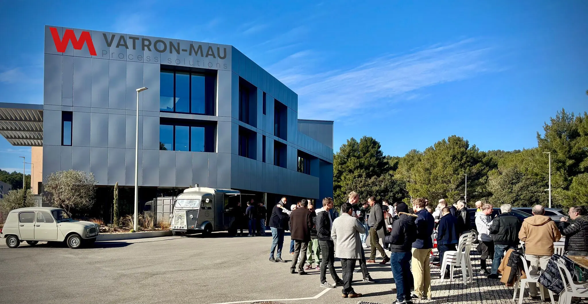 VATRON MAU