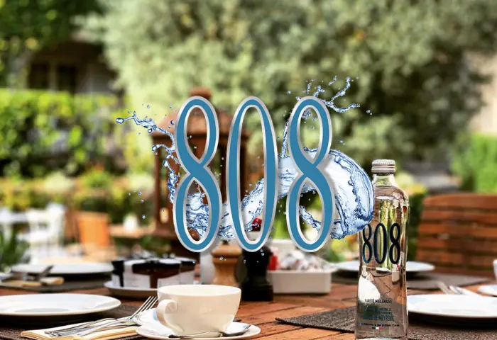 Eau 808
